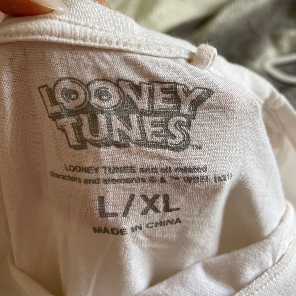 Looney Tunes tshirt vintage only worn a few times